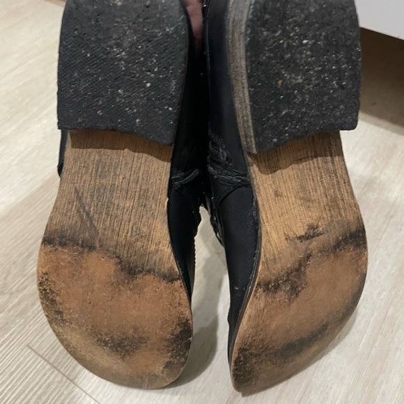 “Wanted” Rocker Booties - Picture 3 of 6